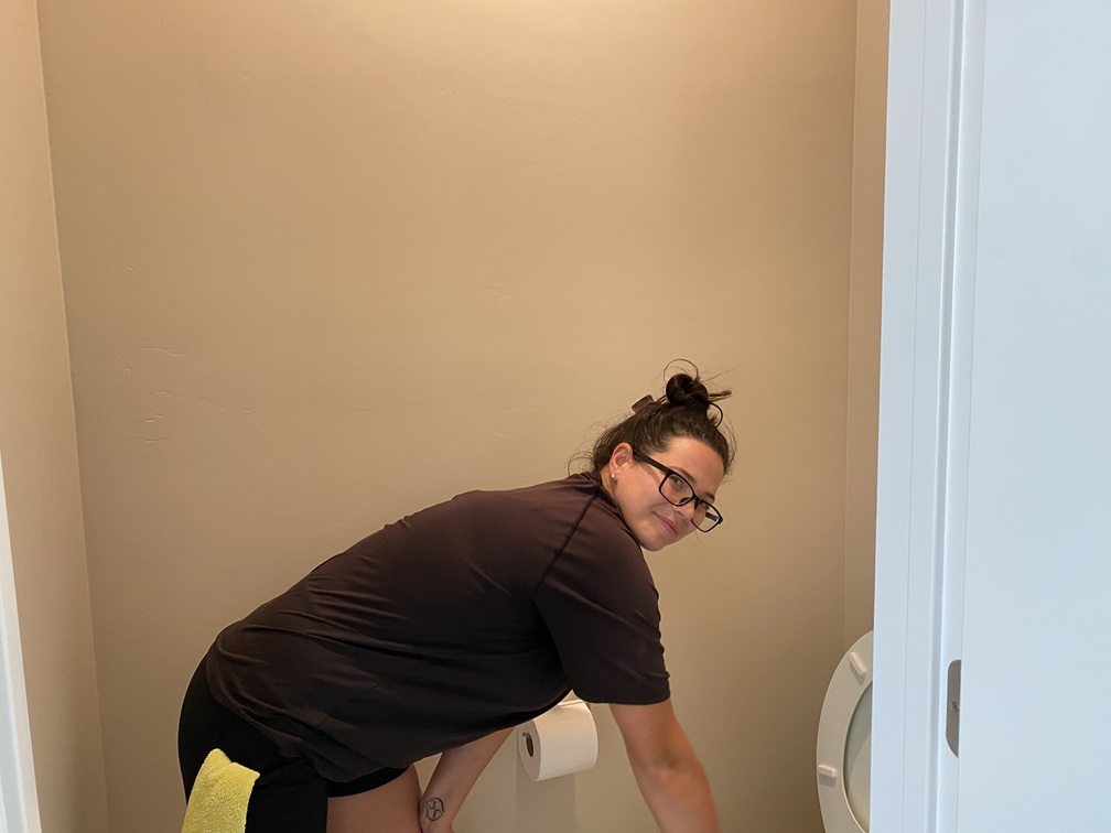 Krisandra Cleaning a toilet